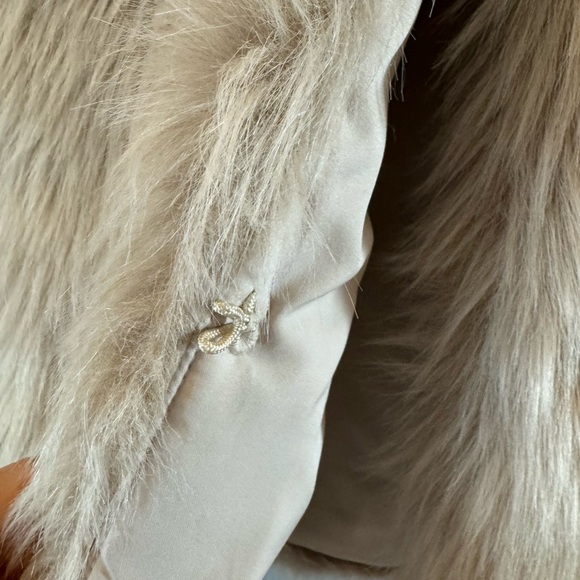 GAP FAUX FUR VEST IN WHITE COLOR - Picture 7 of 9